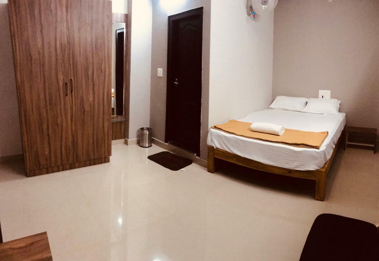 Hotel Sharada Residency Somvārpet Exterior foto