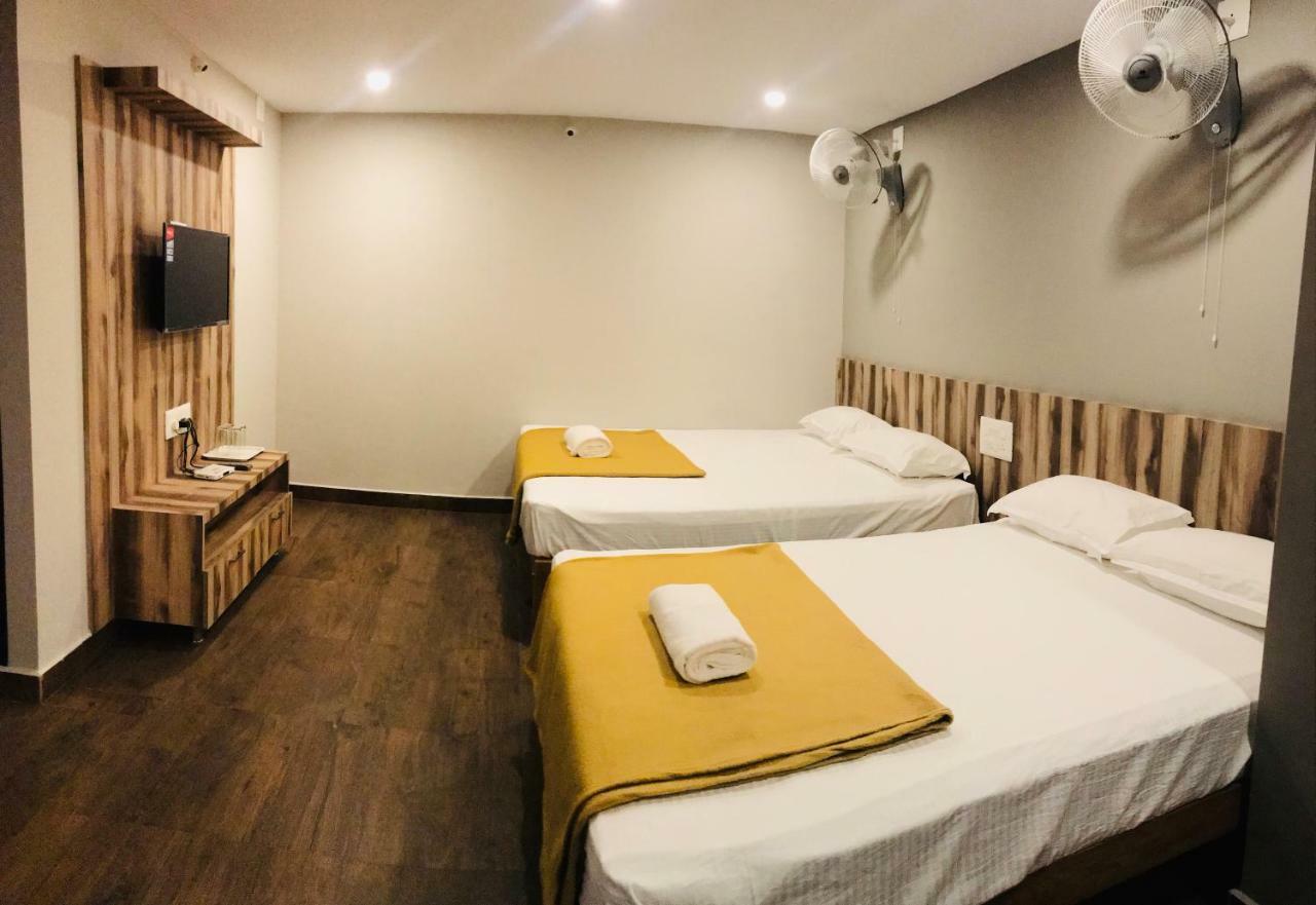 Hotel Sharada Residency Somvārpet Exterior foto