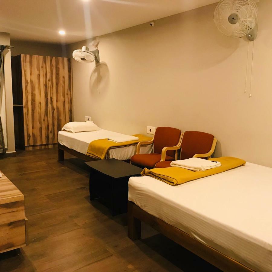 Hotel Sharada Residency Somvārpet Exterior foto