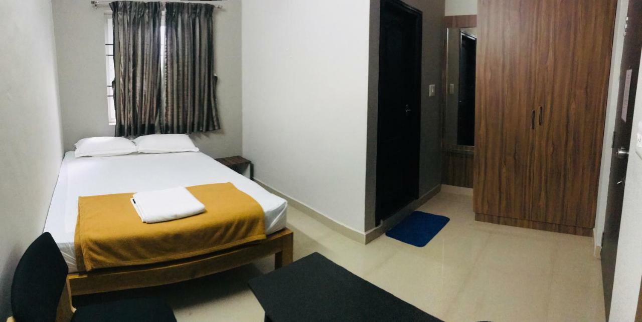 Hotel Sharada Residency Somvārpet Exterior foto