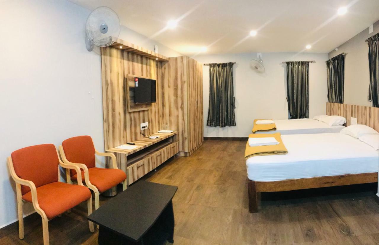 Hotel Sharada Residency Somvārpet Exterior foto